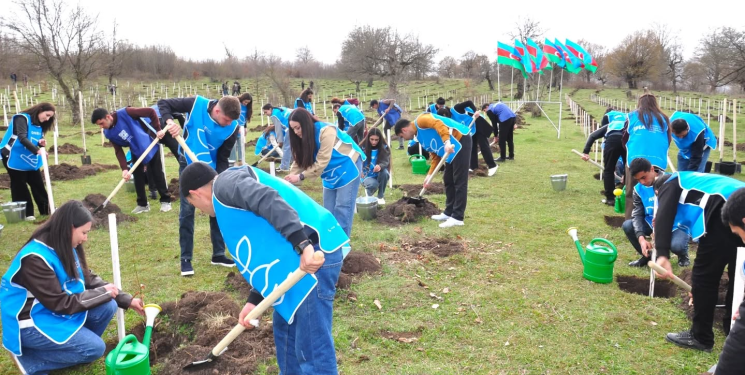 Heydər Əliyev Fondunun vitse-prezidenti, İDEA İctimai Birliyinin təsisçisi və rəhbəri Leyla Əliyevanın təşəbbüsü ilə həyata keçirilən "Yaşıl marafon" kütləvi ağacəkmə kampaniyasının 2026-cı ilin yaz mövsümü çərçivəsində növbəti ağacəkmə aksiyası Gədəbəy rayonunda təşkil edilib