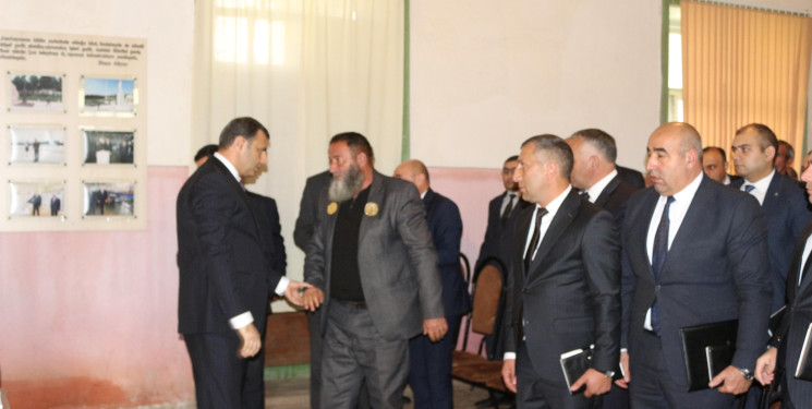 Rayon İcra Hakimiyyətinin başçısı Hacıbaba Babayev rayonun Çaldaş və Səbətkeçməz kənd sakinləri ilə növbəti səyyar qəbul keçirib