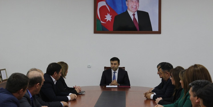 Rayon İcra Hakimiyyətinin başçısı Orxan Mürsəlov rayonun bir qrup mədəniyyət işçisini Zəfər Günü münasibətilə təşkil edilmiş tədbirdə fəal iştiraklarına görə Fəxri Fərmanla təltif etmiş, onlara gələcək fəaliyyətlərində uğurlar arzulamışdır.