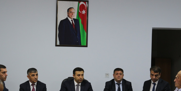 Rayon İcra Hakimiyyətinin başçısı Orxan Mürsəlov 17.03.2023-cü il tarixdə Rayon Mərkəzi Xəstəxanasında olmuş, həkim və tibbi personalla görüşmüş, onları narahat edən məsələlərlə maraqlanmış və təkliflərini dinləmişdir.